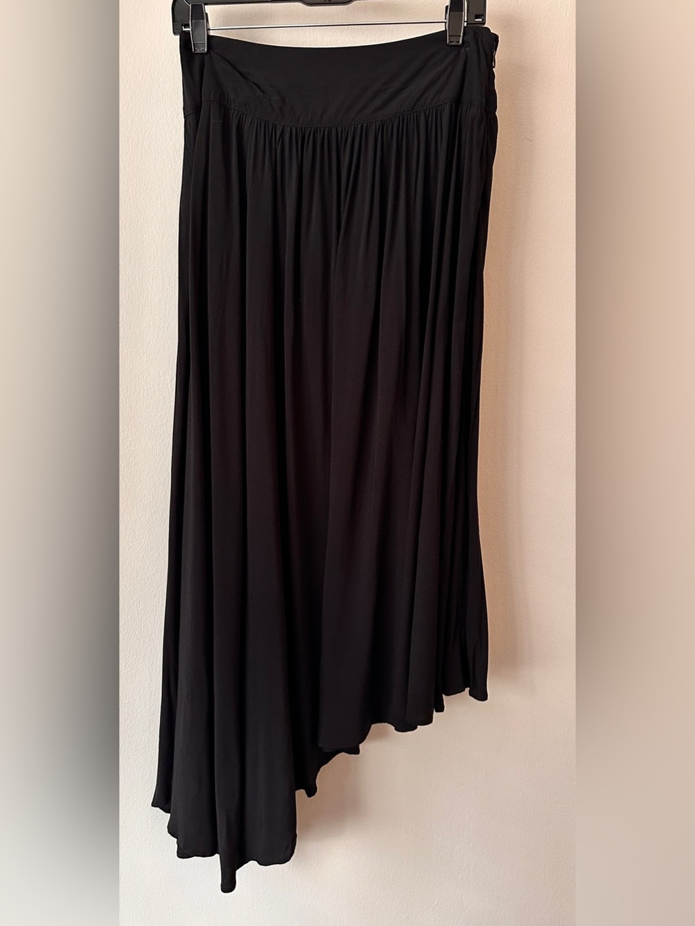 Splendid Black Asymmetric MIDI length Skirt - Women